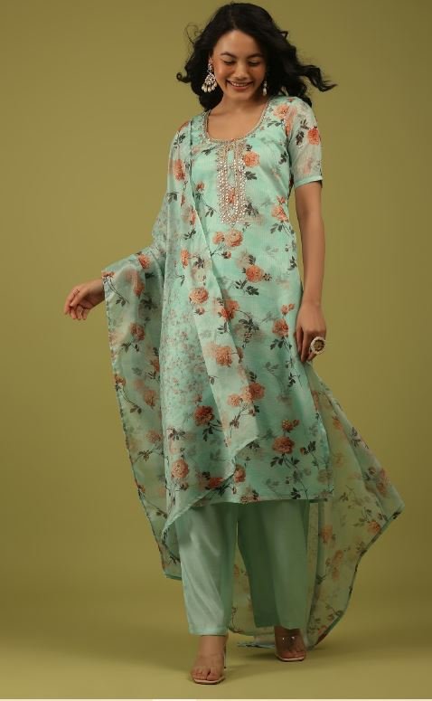 Floral Dress Collection : फ्लोरल प्रिंट वाले ऑउटफिट देंगे आपको आकर्षक और खूबसूरत लुक, देखें डिजाइन 