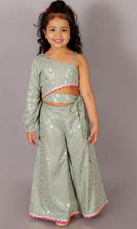 Girls Dress Collection : इस दिवाली अपनी गुड़ियाँ रानी के लिए ख़रीदे ऐसे डिज़ाइनर ड्रेस, देखें कलेक्शन 