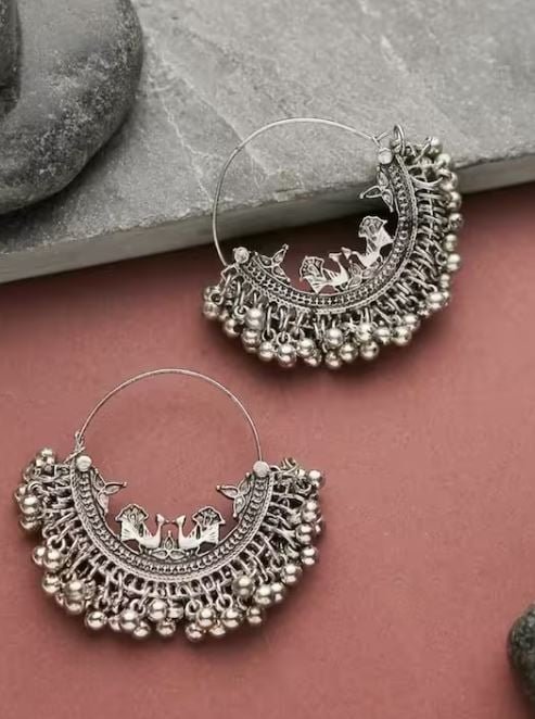 Earrings Collection : इंडियन हो या वेस्टर्न हर आउटफिट के साथ खूबसूरत लगेंगे ये इयररिंग्स, देखें डिजाइन