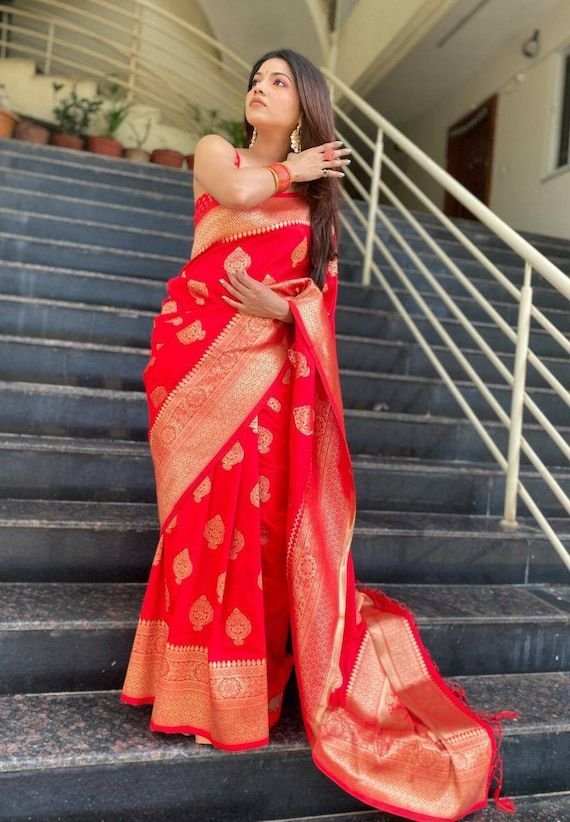 Red Saree Design : शादी में पहनकर जाने के लिए बेस्ट है ये रेड कलर की साड़ियाँ, देखे डिज़ाइन