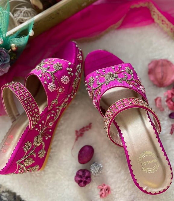 Bridal Sandals Collection : आज हम लेकर आये है दुल्हन सैंडल के कुछ सदाबहार डिजाइन, देखें कलेक्शन