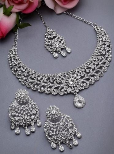 Necklace Set : ये खुबसूरत नेकलेस सेट देंगे आपको आकर्षक और शानदार लुक, देखें डिजाइन