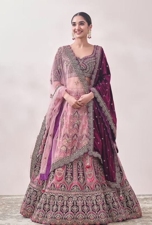 Bridal Lehenga Collection : किसी राजकुमारी से कम नहीं लगेंगी, जब शादी वाले दिन पहनेंगी ये डिज़ाइनर लहंगा