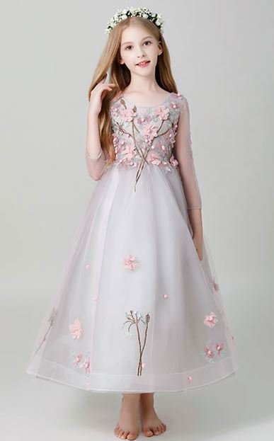 Flower Girl Dress : आने वाला है गुड़ियां रानी का बर्थडे तो उसके खास दिन उसे गिफ्ट करें ये खूबसूरत ड्रेस