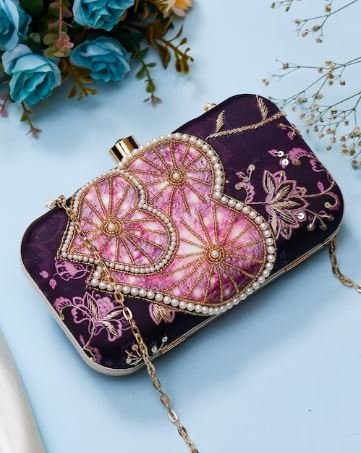 Embroidered Box Clutch : शादी या पार्टी में ले जाएं ऐसे ट्रेंडी बैग, देखें डिजाइन