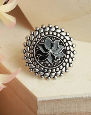 Silver-plated Ring Design : ट्रेडिशनल लुक के लिए पहनें ये खूबसूरत सिल्वर प्लेटेड रिंग, देखें डिजाइन
