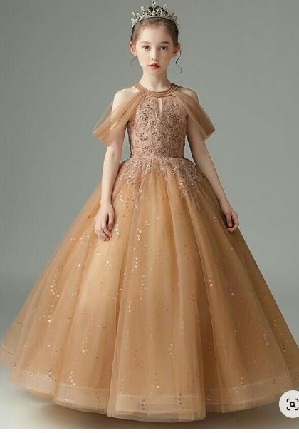 Unique Dress For Girls : अपनी गुड़िया रानी को उसके जन्मदिन पर गिफ्ट करें ये यूनिक लुक ड्रेस