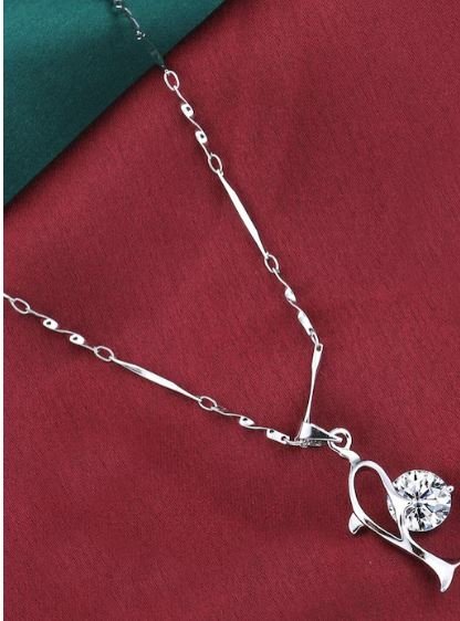 Silver-Plated Chain : खूबसूरती से डिजाइन किए गए ये पेंडेंट देंगे आपको आकर्षक लुक