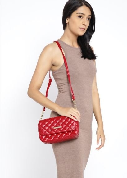 क्लासी लुक के लिए बेस्ट Women Bag Design, देखें ये कलेक्शन