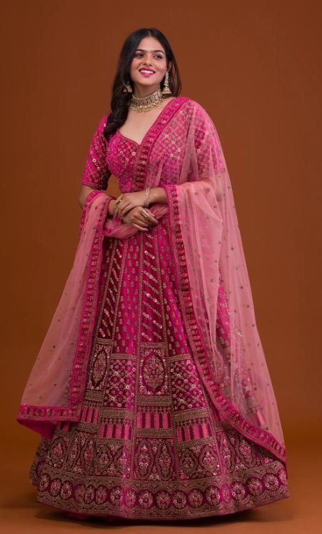 Rani Pink Lehenga Design : रानियों की तरह लुक पाने के लिए पहनें ये खूबसूरत रानी पिंक लहंगा चोली