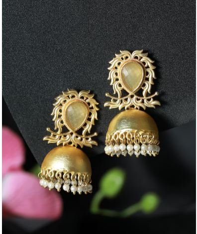 Jhumka Earrings : झुमका इयररिंग्स के ये डिजाइन आपको देंगे ट्रेडिशनल लुक