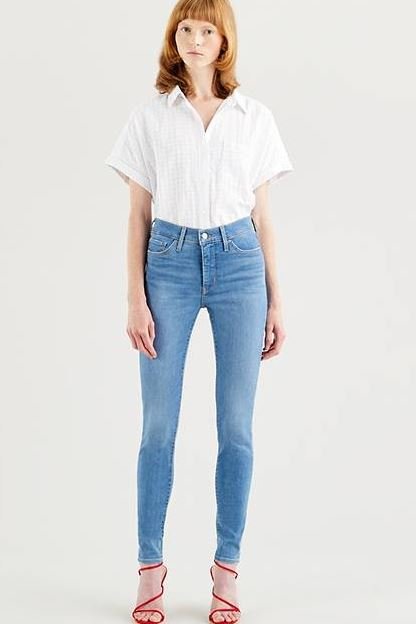 Jeans Styling Tips : इन खास तरीकों से स्टाइल करें जींस, मिलेगा कूल लुक