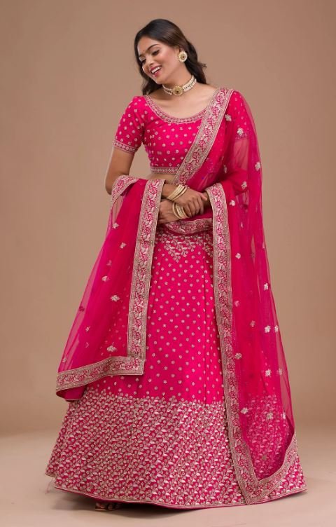 Rani Pink Lehenga Design : रानियों की तरह लुक पाने के लिए पहनें ये खूबसूरत रानी पिंक लहंगा चोली