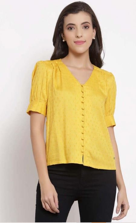 Women Top Design : पीले रंग का डिजाइनर टॉप आपको देगा आकर्षक लुक, देखें डिजाइन
